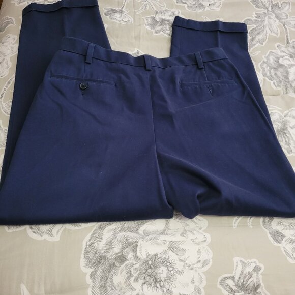 Jos A Banks Navy Blue 100% Cotton Twill Pleated Waist Cuffed Pants 34 x 30 - Picture 3 of 4